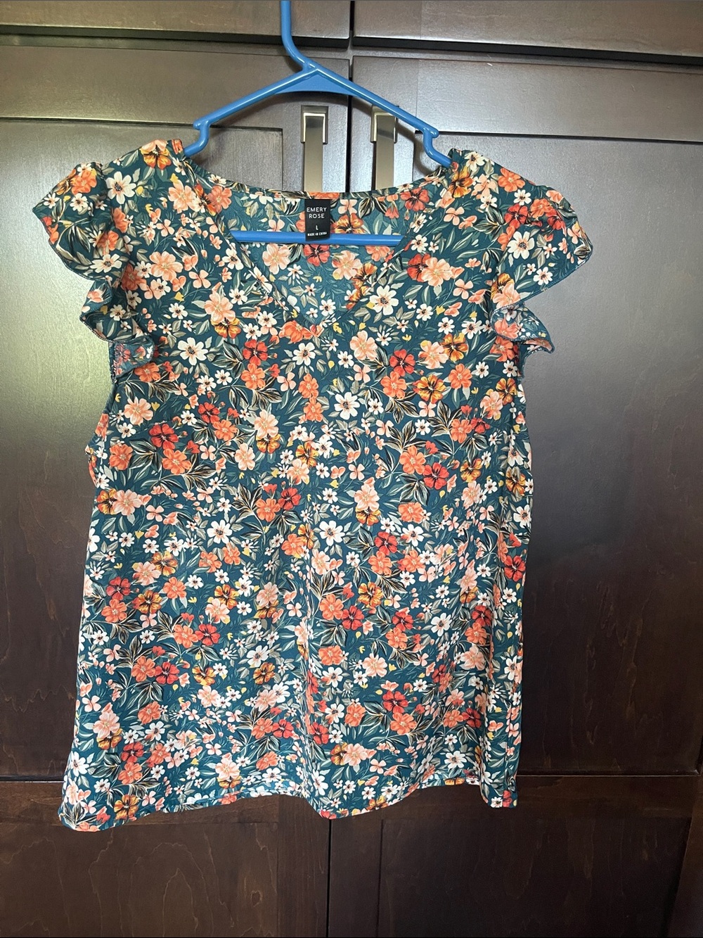 Emery Rose Teal Floral Flutter Sleeve Blouse. Worn once, like new.